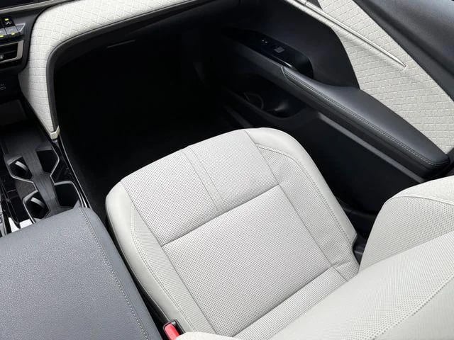 2025 Toyota Camry - Image 52