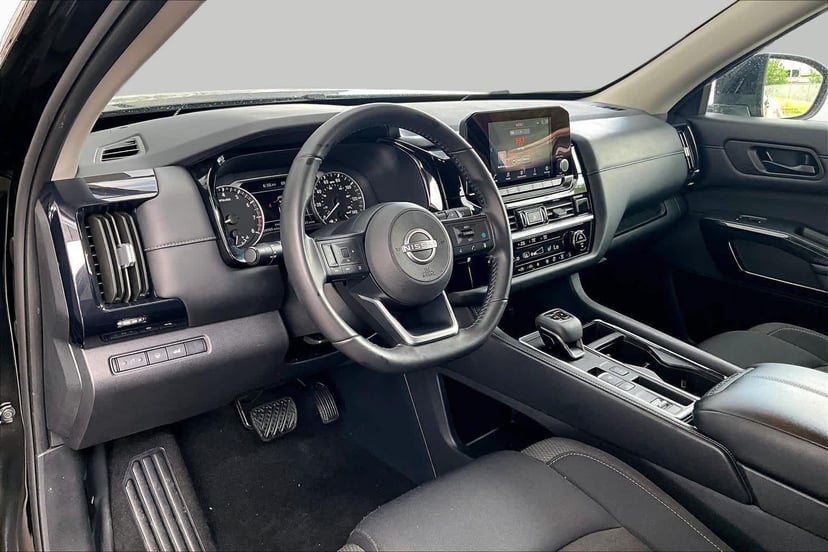 2025 Nissan Pathfinder - Image 17