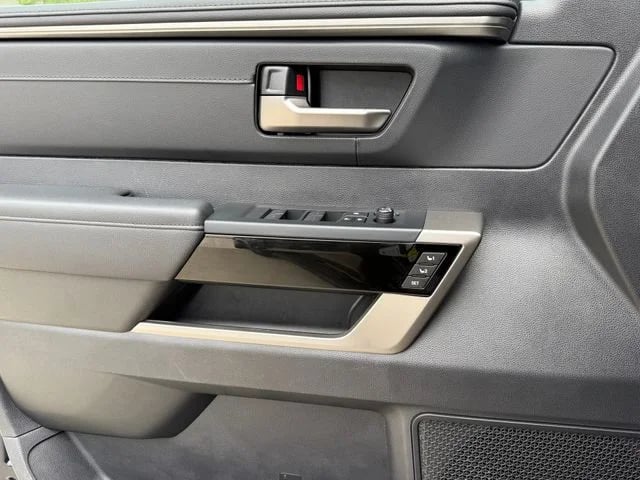 2025 Toyota Tundra - Image 20