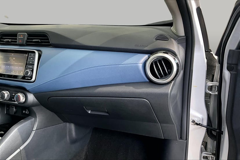 2025 Nissan Versa - Image 18