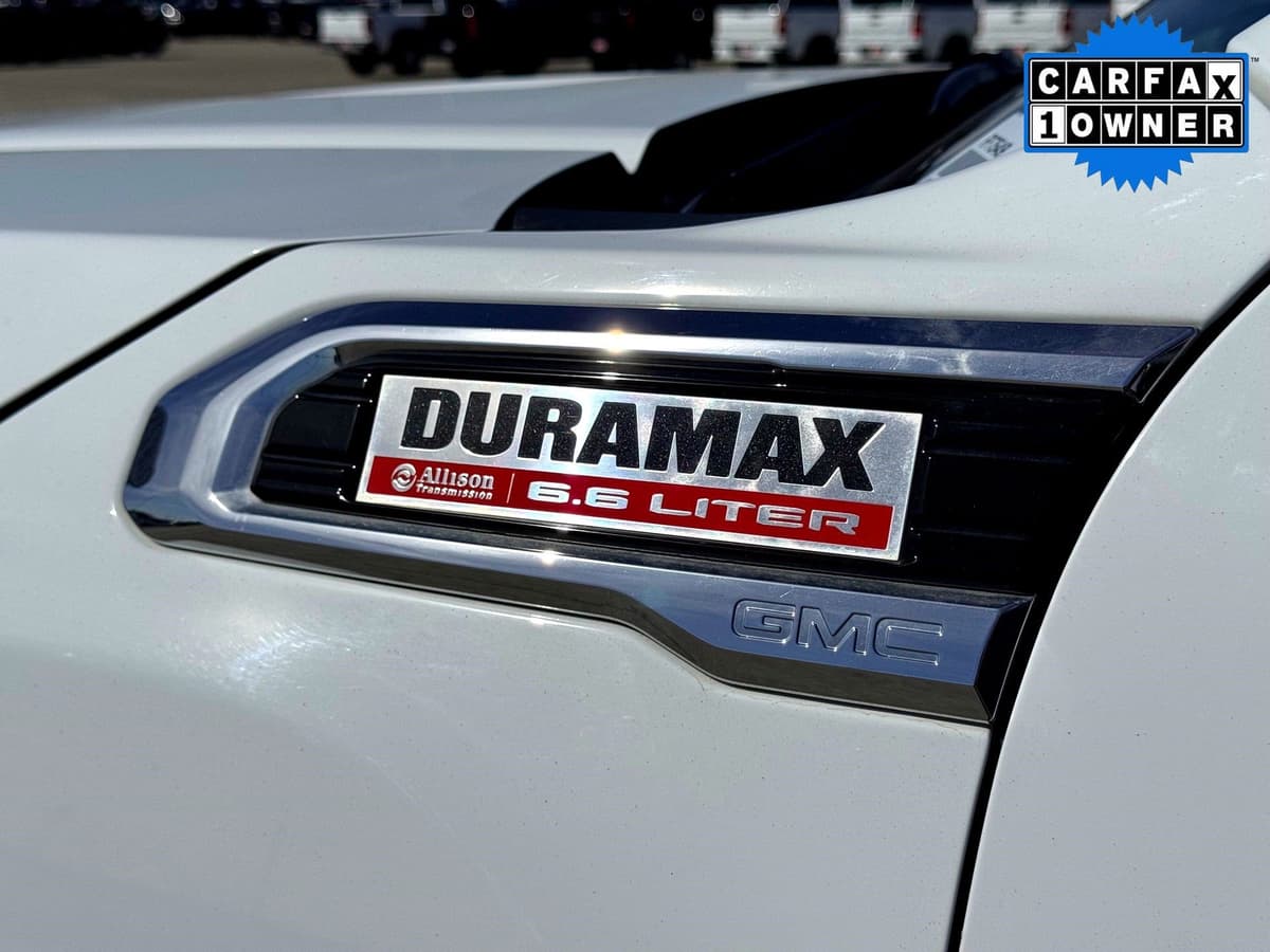 2023 GMC Sierra 2500HD - Image 3