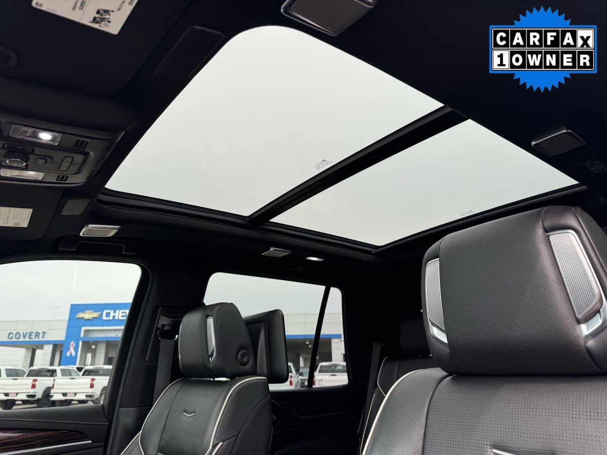 2021 Cadillac Escalade - Image 16