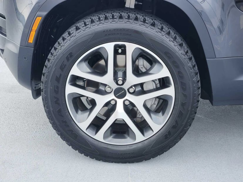 2026 LAND ROVER Defender 110 - Image 10