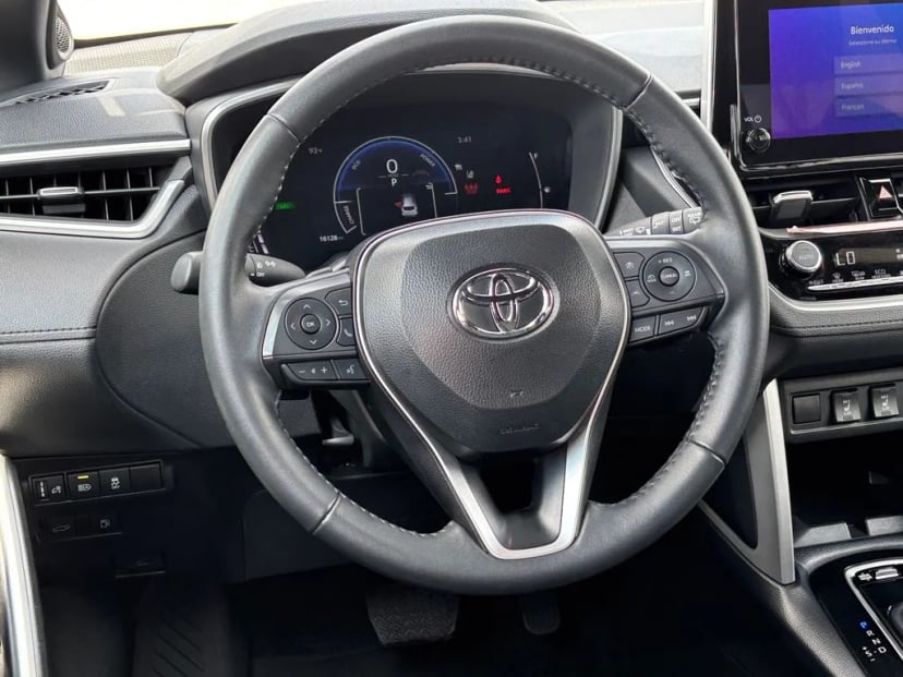 2025 Toyota Corolla Cross - Image 28