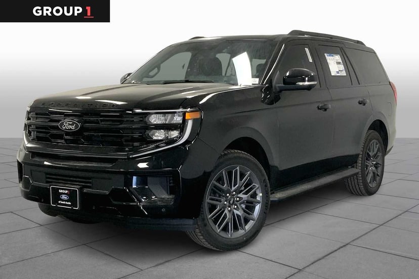 2026 Ford Expedition - Image 2