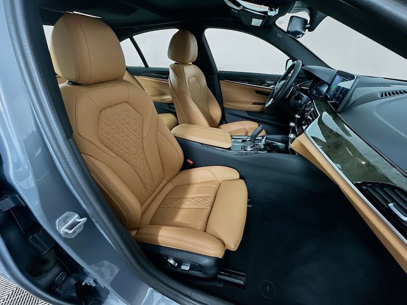 2023 BMW 5 Series - Image 29