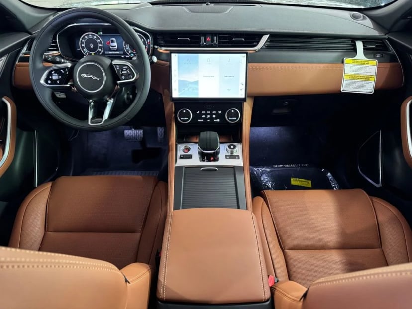 2026 Jaguar F-PACE - Image 17