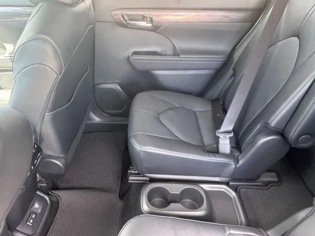 2026 Toyota Highlander Hybrid - Image 21