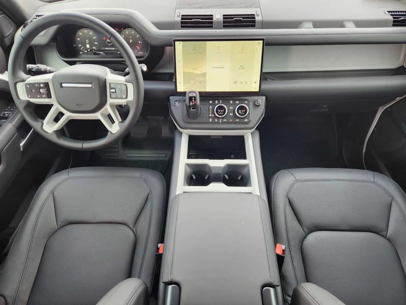 2026 LAND ROVER Defender 110 - Image 26