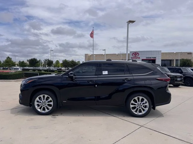 2026 Toyota Highlander Hybrid - Image 7
