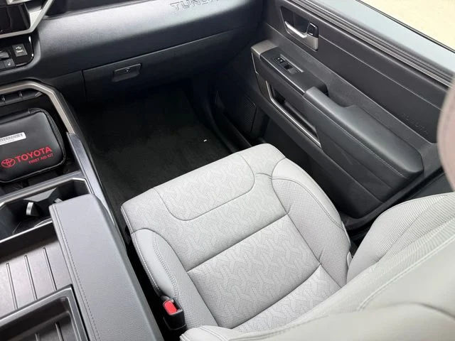 2024 Toyota Tundra - Image 16