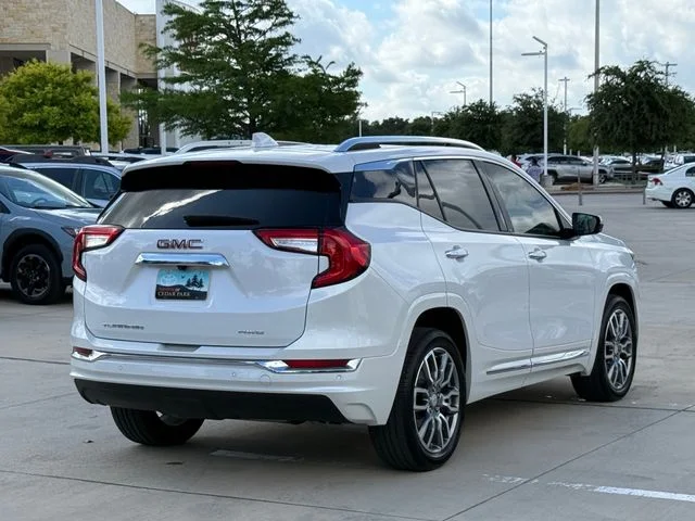 2024 GMC Terrain - Image 4