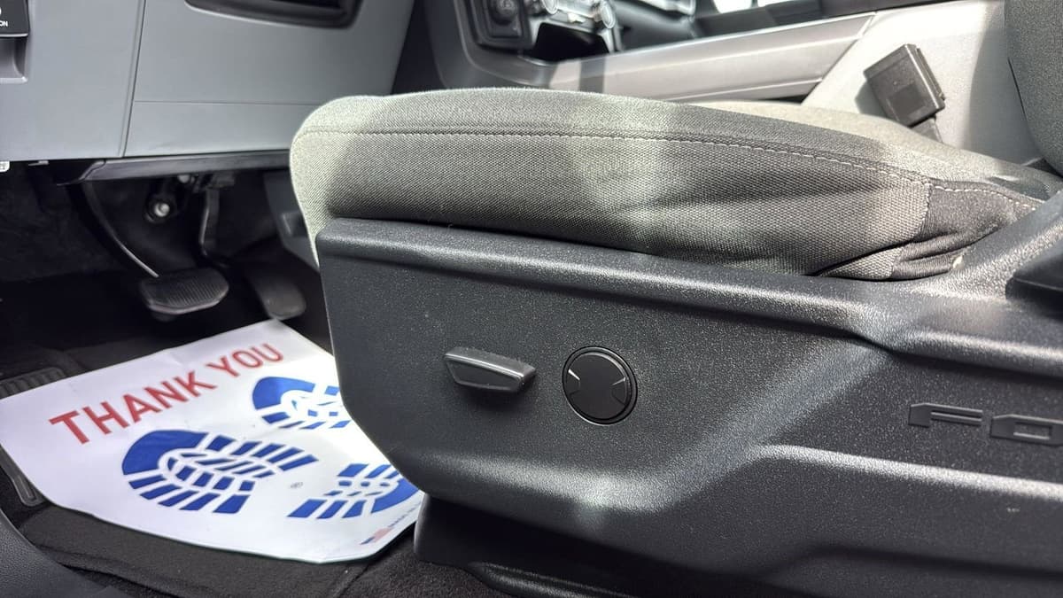 2025 Ford F-150 - Image 11