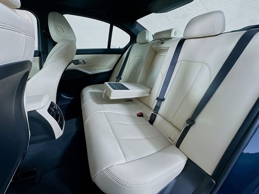 2026 BMW 3 Series - Image 17