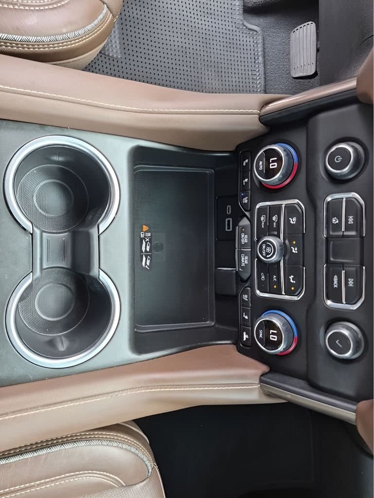 2023 Chevrolet Suburban - Image 40