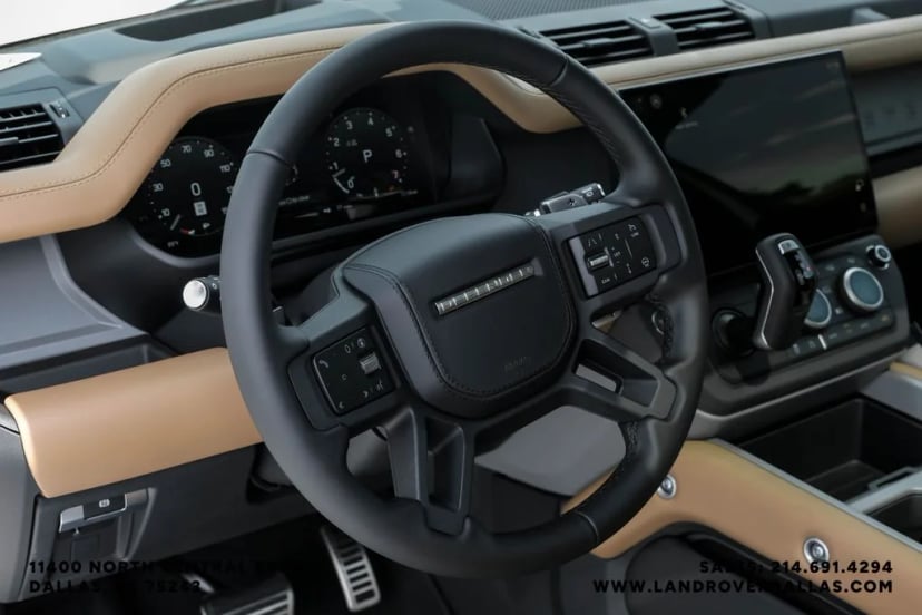 2026 Land Rover Defender 90 - Image 13