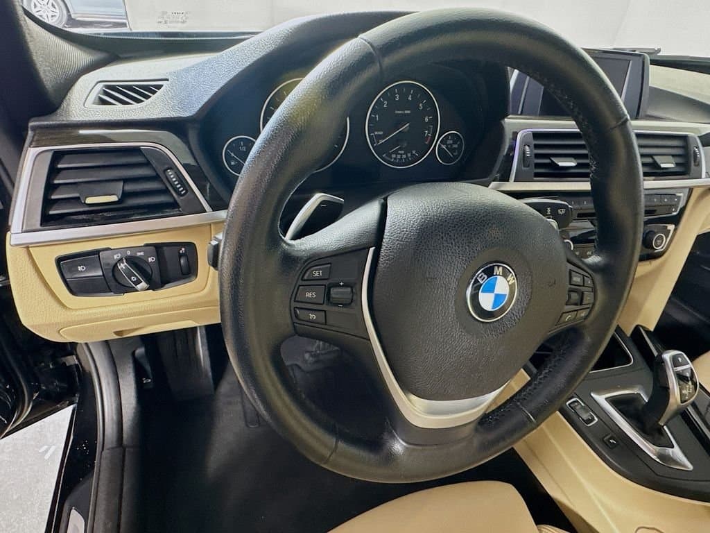 2017 BMW 3 - Image 13