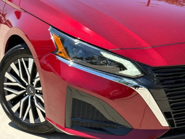 2025 Nissan Altima - Image 3