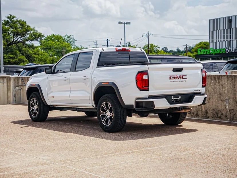 2025 GMC Canyon - Image 8