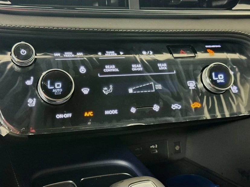 2027 INFINITI QX60 - Image 18