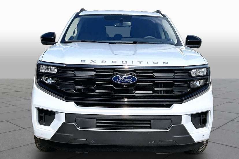 2025 Ford Expedition - Image 4