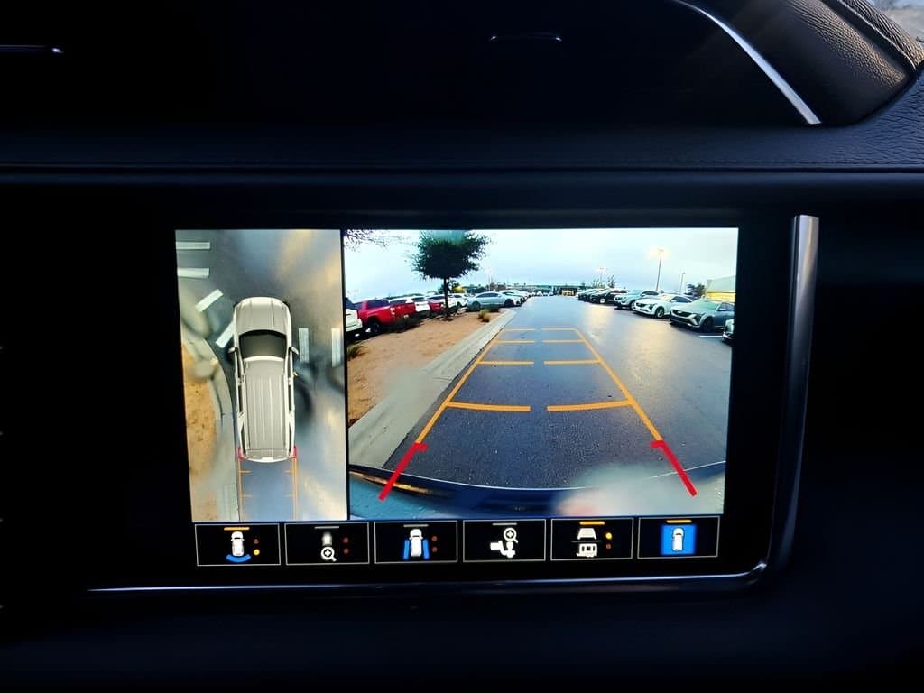 2023 GMC Yukon - Image 44