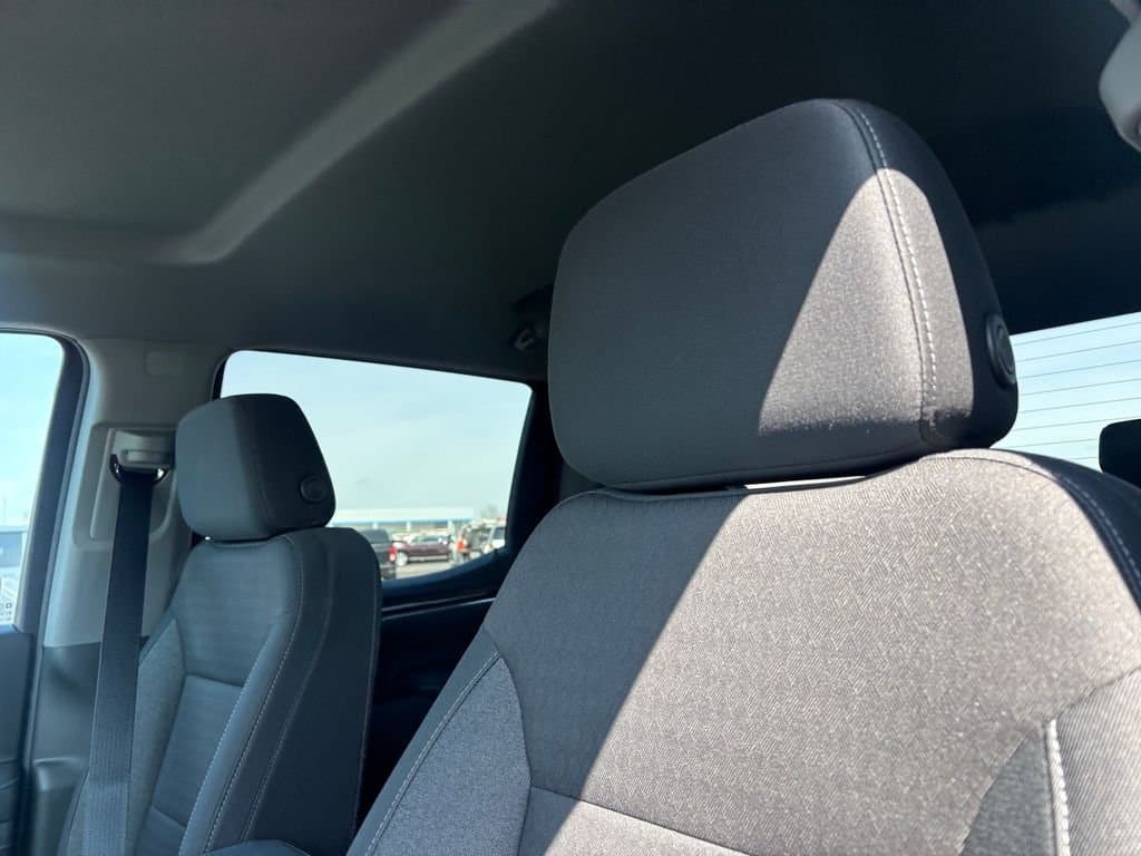 2025 Chevrolet Silverado 1500 - Image 11