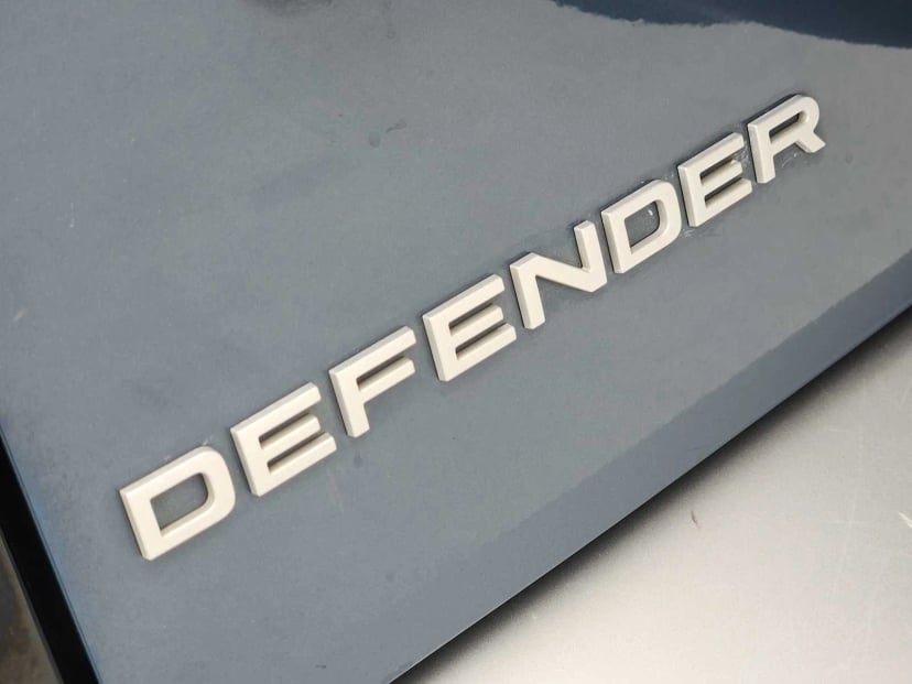 2024 Land Rover Defender - Image 11