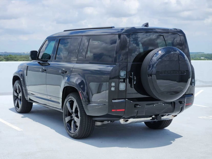 2026 LAND ROVER Defender 130 - Image 7