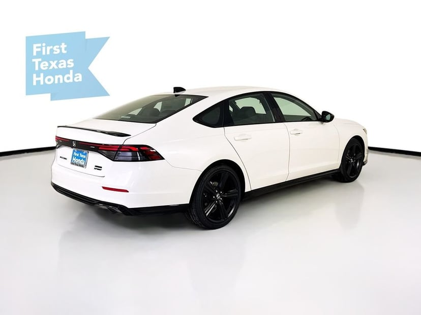 2026 Honda Accord Hybrid - Image 8