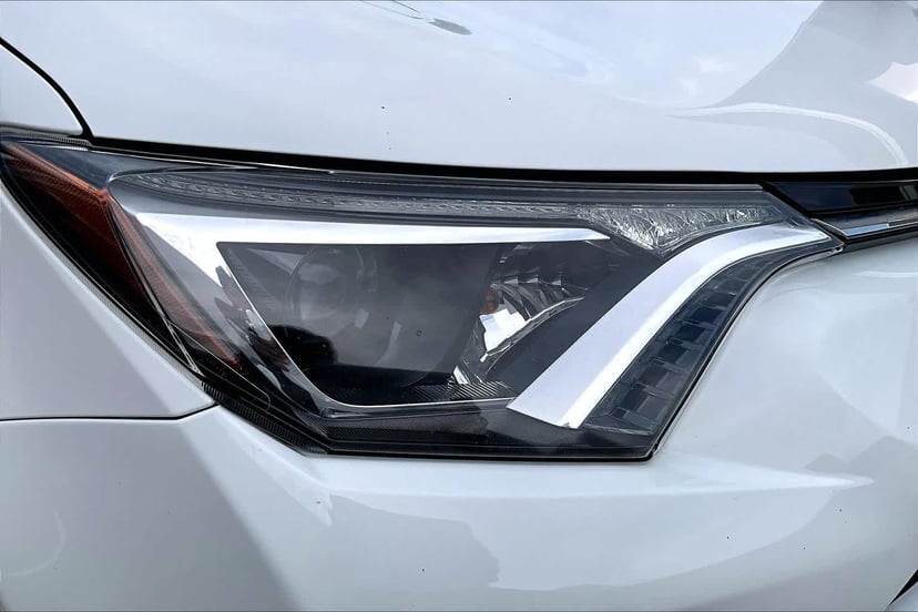 2017 Toyota RAV4 - Image 26