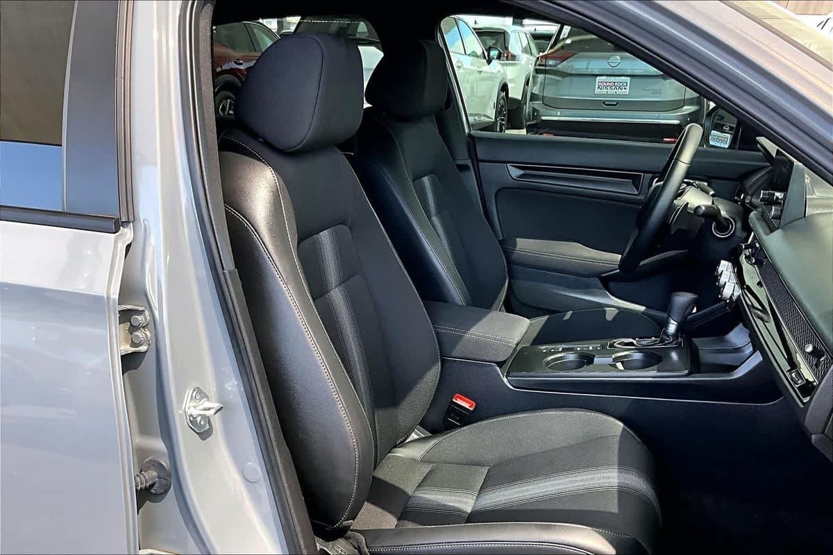 2025 Honda Civic - Image 9