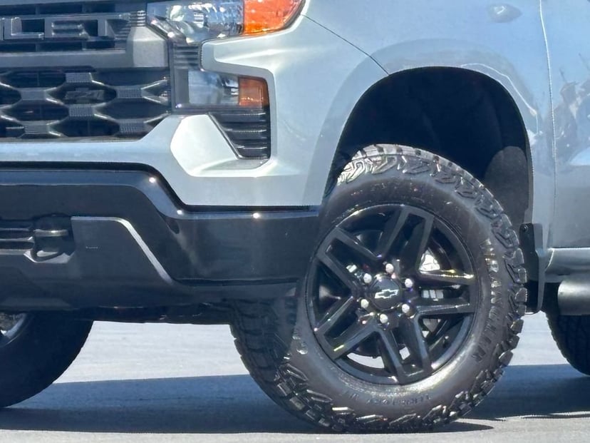 2026 Chevrolet Silverado 1500 - Image 3