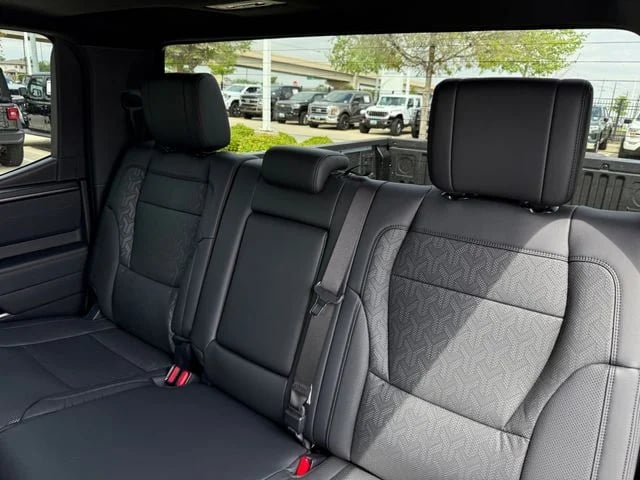 2025 Toyota Tundra - Image 28