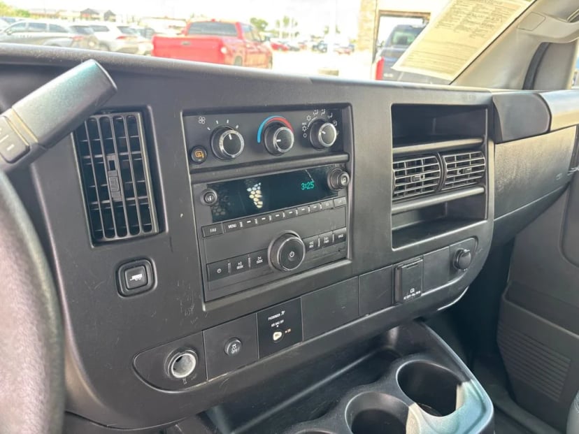 2021 Chevrolet Express 2500 - Image 17