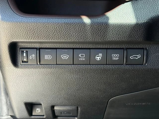 2023 Toyota RAV4 Hybrid - Image 17