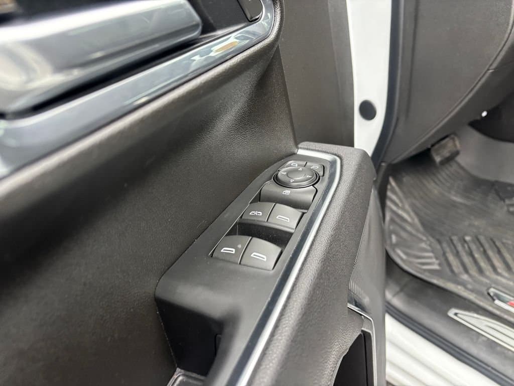 2025 Chevrolet Silverado 1500 - Image 24