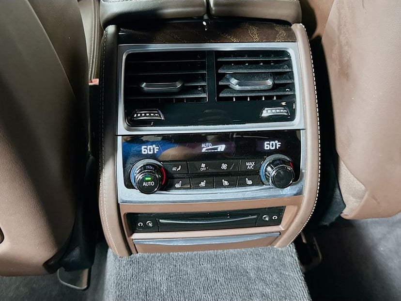 2022 BMW 7 Series - Image 27