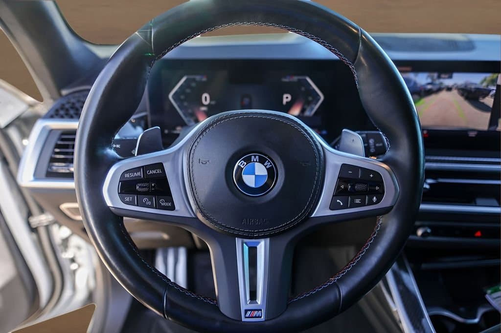 2023 BMW X7 - Image 12