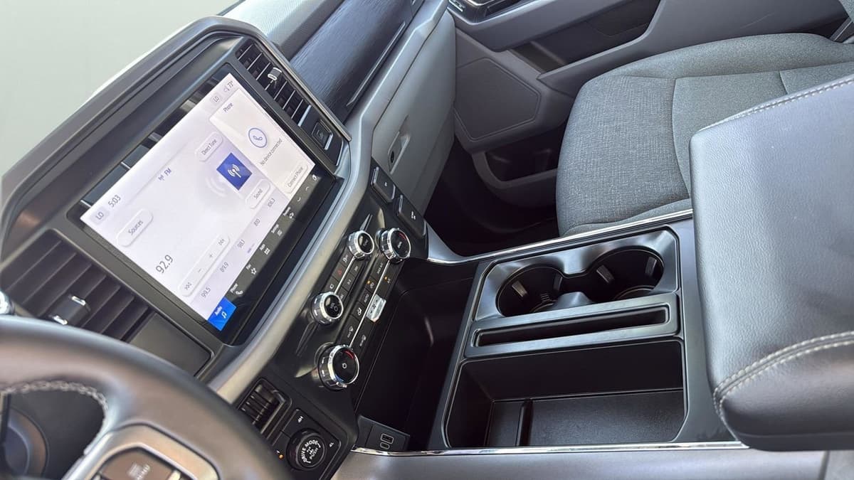 2025 Ford F-150 - Image 21