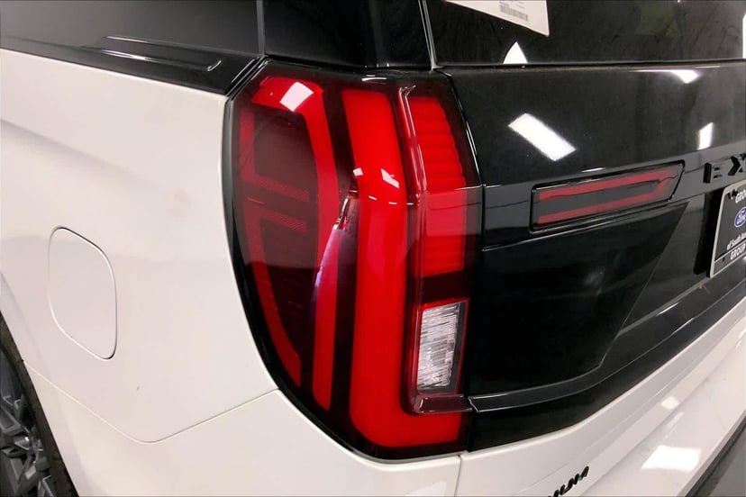 2026 Ford Expedition - Image 14