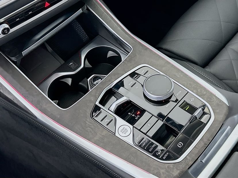 2023 BMW X7 - Image 17