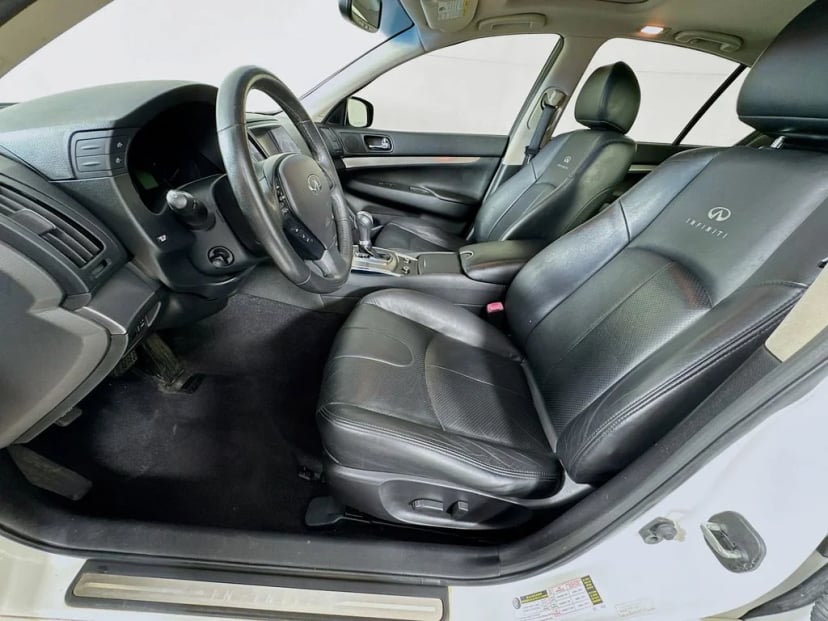 2013 INFINITI G37 - Image 26