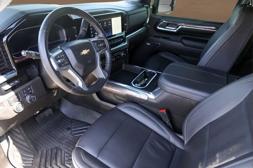 2024 Chevrolet Silverado 2500HD - Image 10