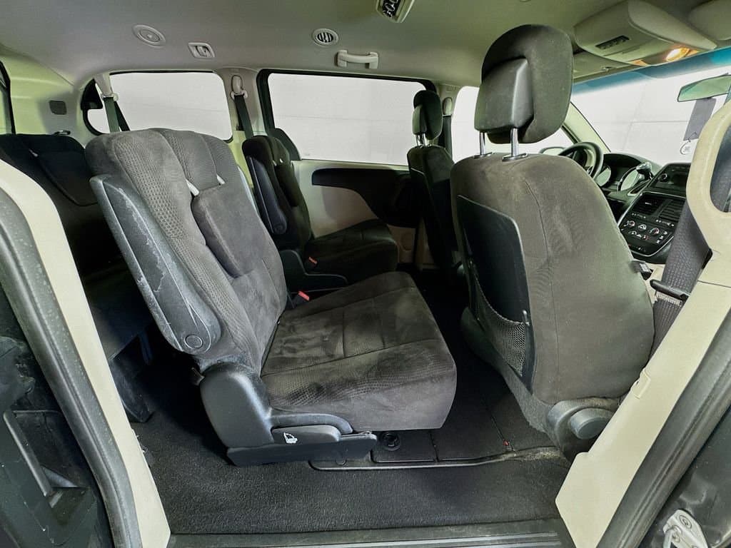 2012 DODGE Grand - Image 31