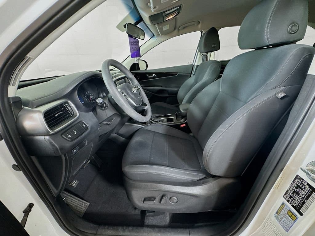 2019 KIA Sorento - Image 24