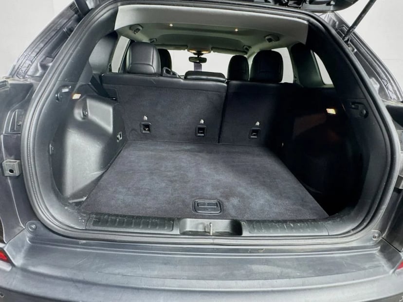 2019 Jeep Cherokee - Image 25