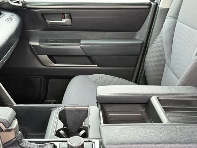2023 Toyota Tundra - Image 12