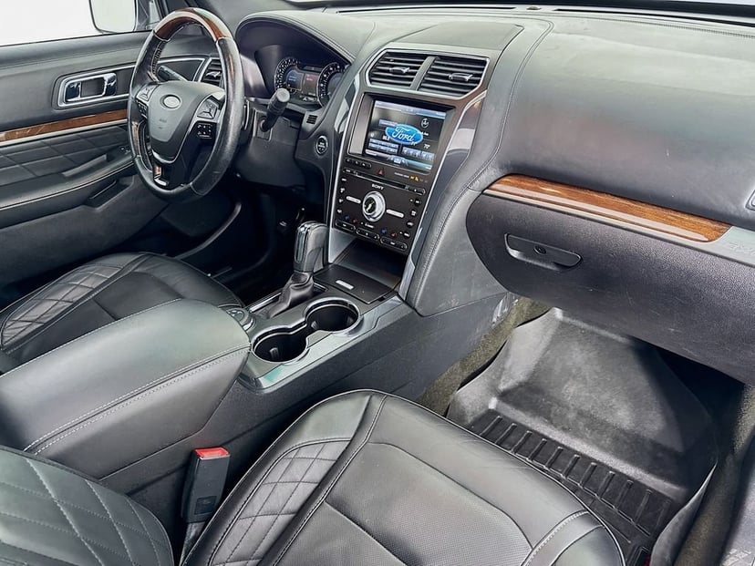 2016 Ford Explorer - Image 38