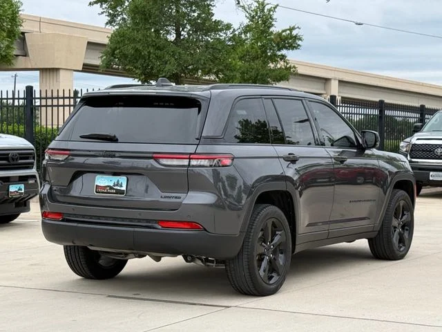 2024 Jeep Grand Cherokee - Image 4